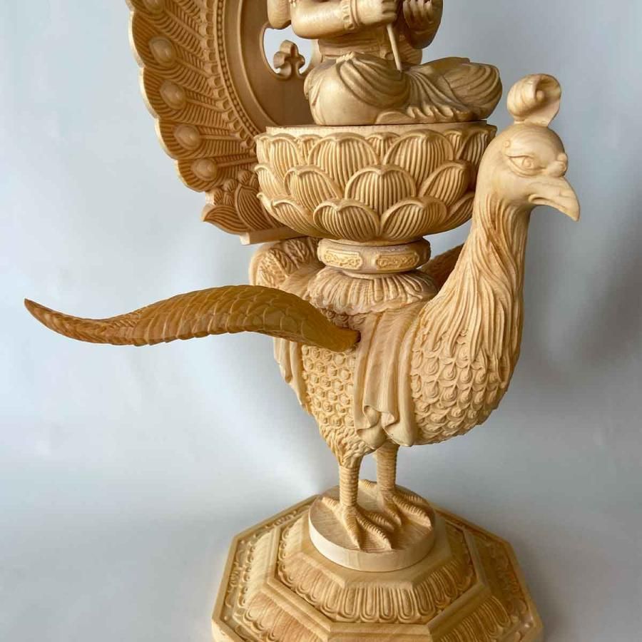 【修縁堂】 木製 珍品 一式 仏教工芸品 供養品 孔雀明王 孔雀明王 37cm 女神 孔雀 慈悲 明王 木造 仏像 木彫り 彫刻 像