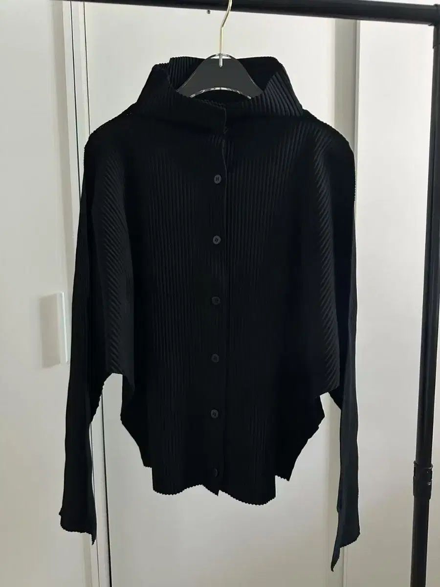 値下げ受けます　イッセイミヤケme カーデガン ISSEY MIYAKE me イッセイミヤケミー カーディガン シワ加工 襟