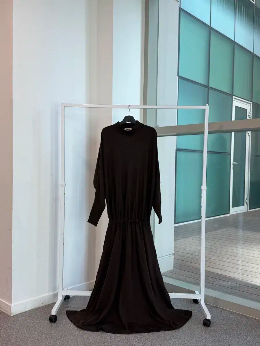 ISSEY MIYAKE(イッセイミヤケ) ロング 茶色 ドレス - メルカリ 