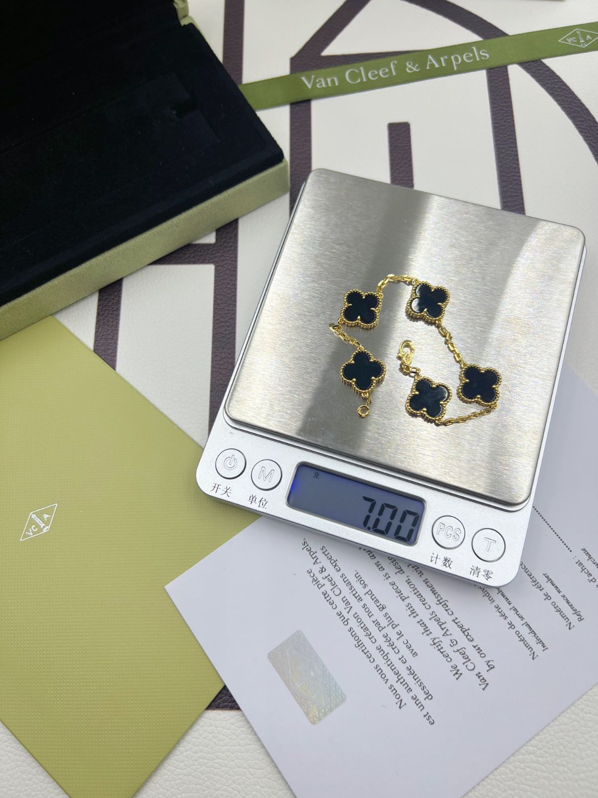 Van Cleef - Arpels ヴァン クリーフ＆アーペル 四つ葉のクローバー ブラックヒョウモン ブレスレット｜ ｜ SIROKUMA-CORPORATION_COM