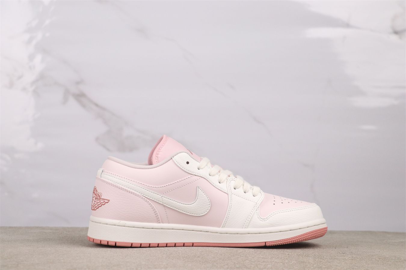 今日 Air Jordan 1 Low IH0823-611 エアジョーダン 1 ローカット ホワイトピンク