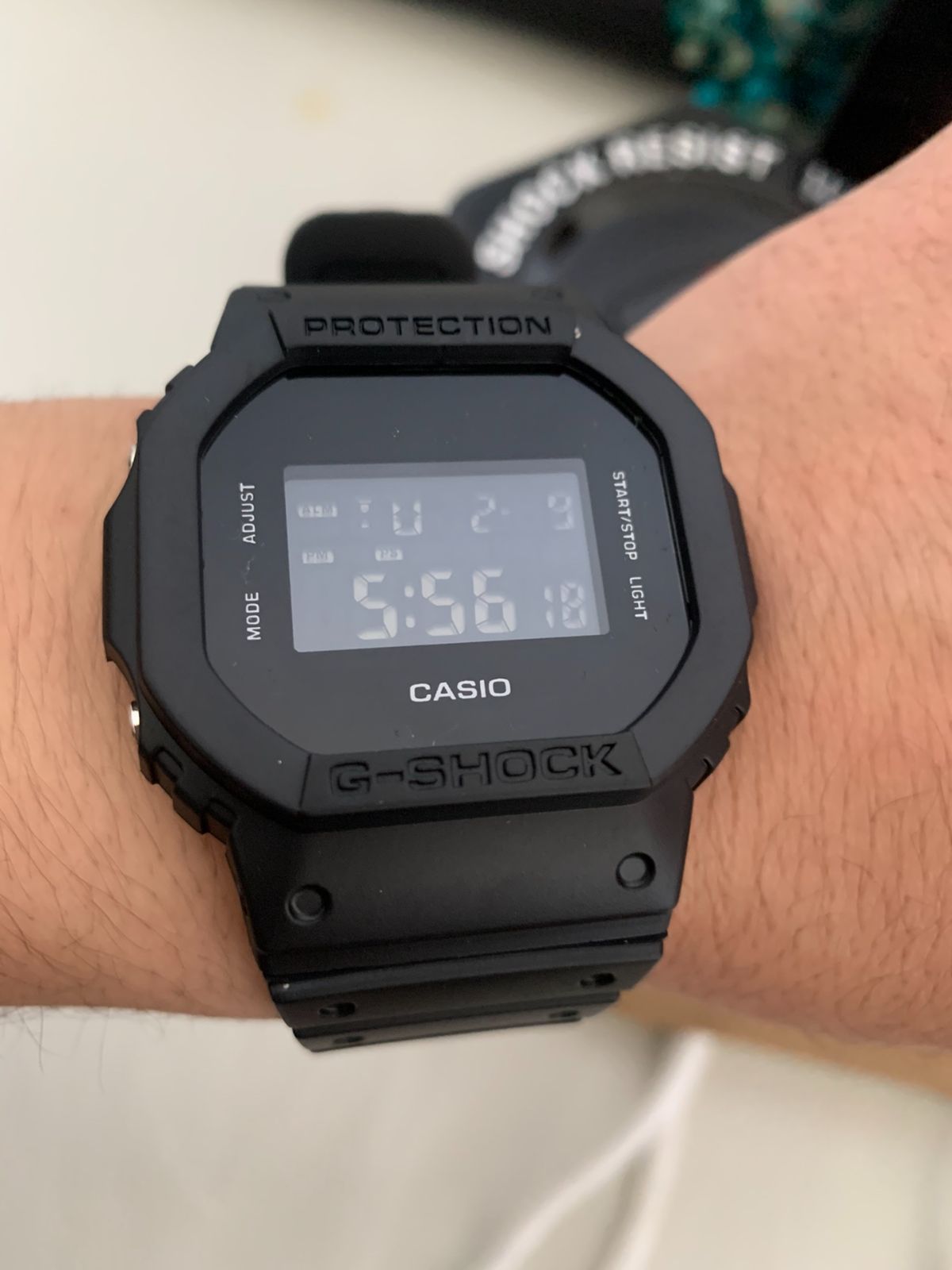 カシオ G-SHOCK DW-5600 2 号 クラシックな小ブロック腕時計