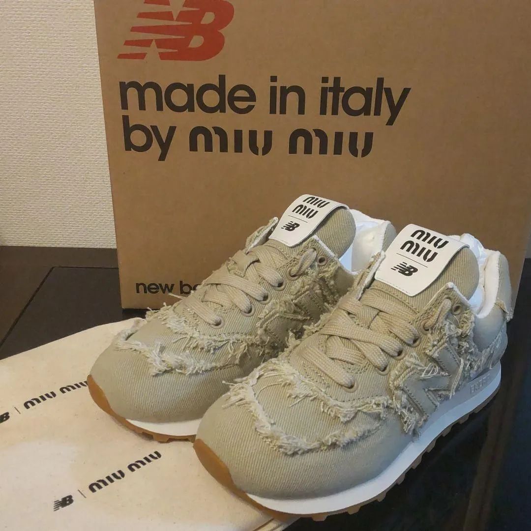 New Balance x Miu Miuミュウミュウ ニューバランスコラボ スニーカー