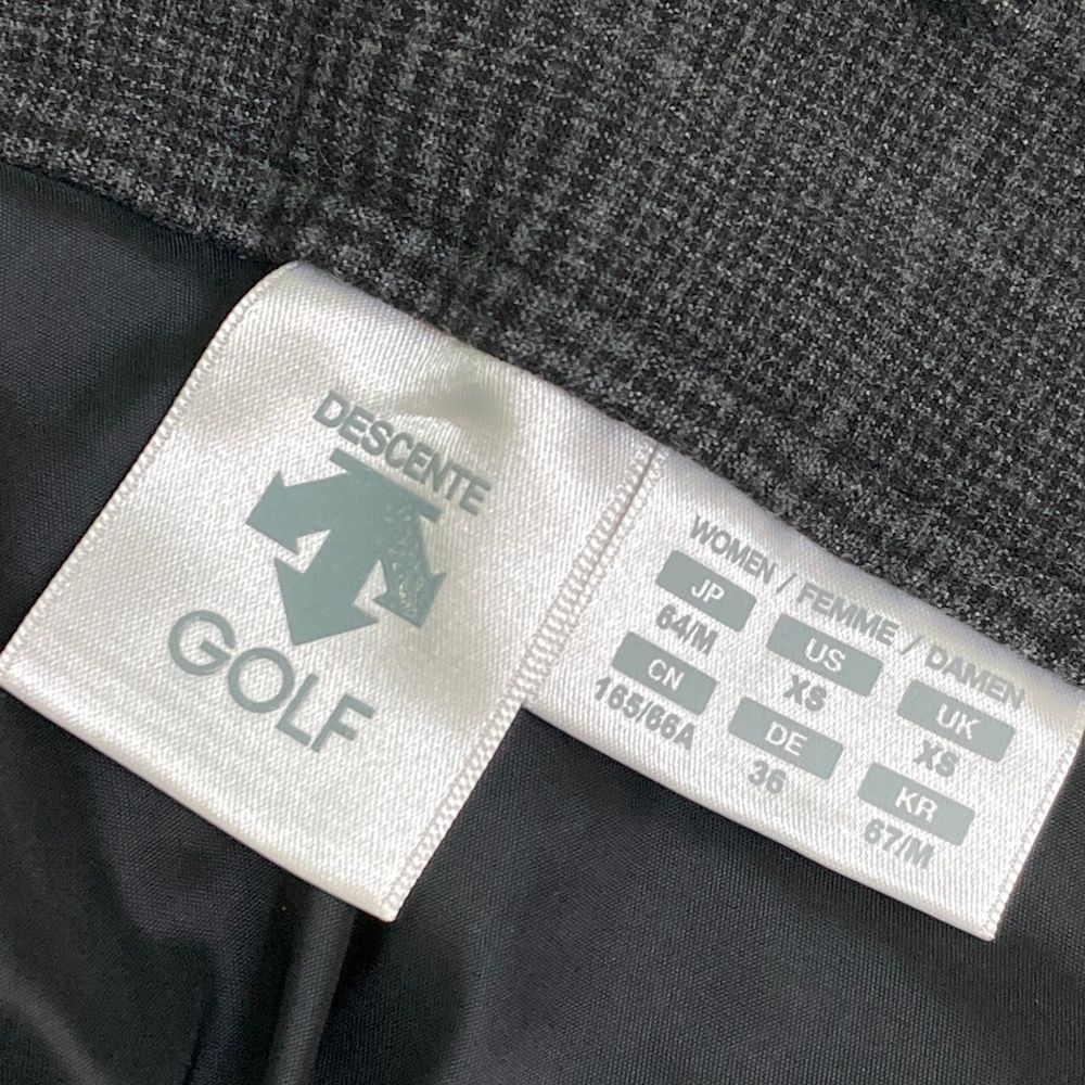 サイズ：64/M DESCENTE GOLF デサントゴルフ  ストレッチ フレアスカート チェック柄 グレー系 [240101479762] ゴルフウェア レディース ストスト サイズ：64/M DESCENTE GOLF デサントゴルフ ストレッチ フレア