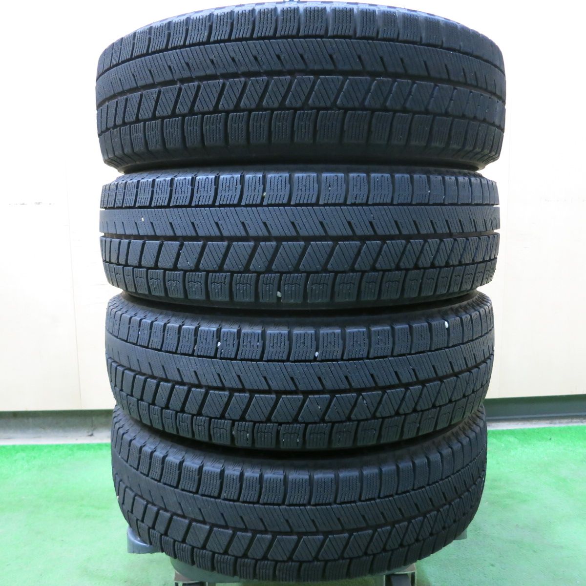 送料無料*バリ溝！22年！キレイ！ほぼ10分☆スタッドレス 155/65R14