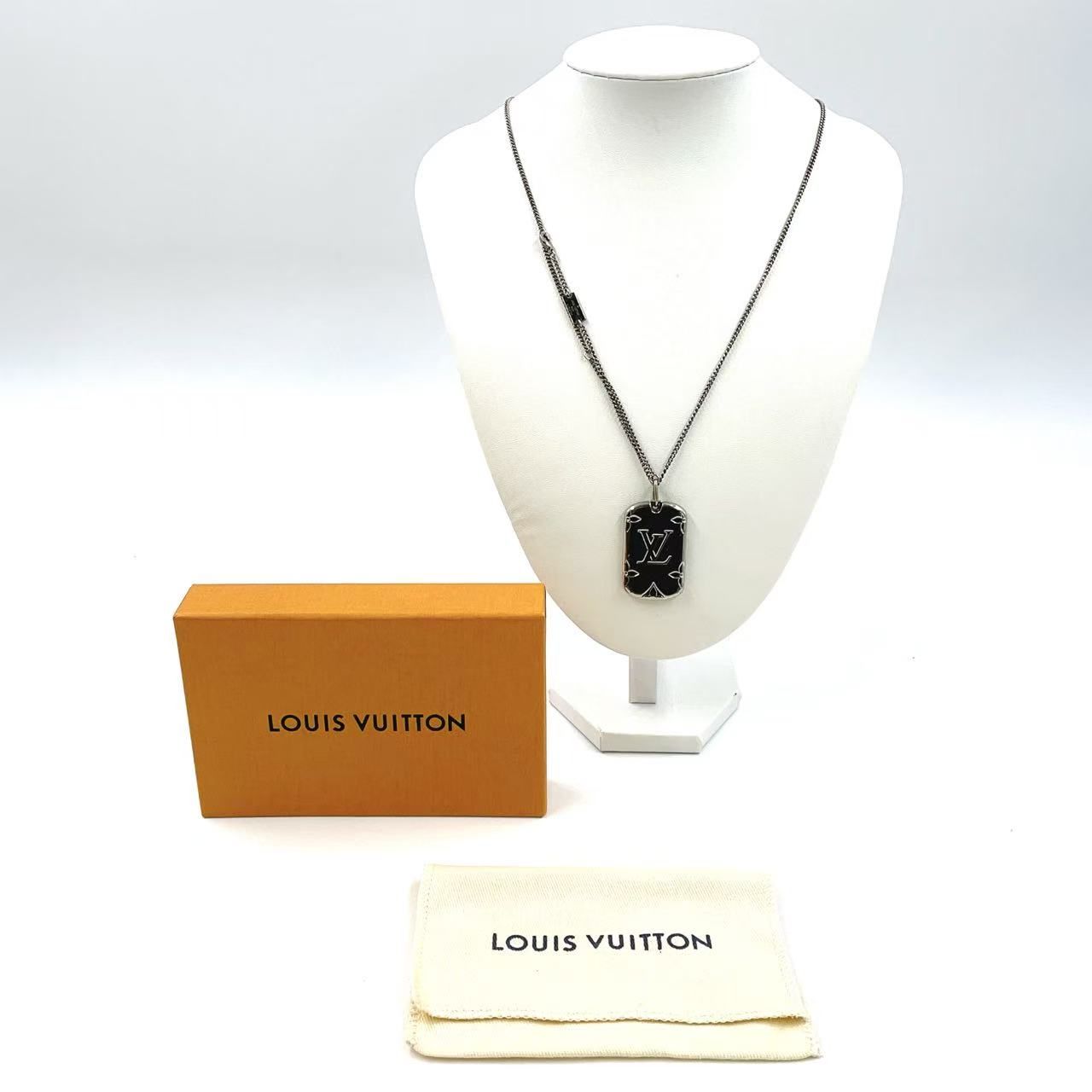 【付属品付き】Louis Vuitton モノグラム ロケット ネックレス LOUIS VUITTON ロケットネックレス モノグラム メタル シルバー