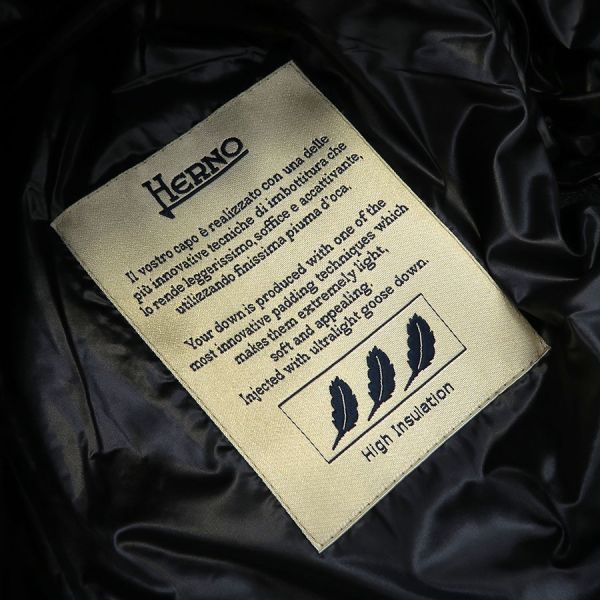 ダウンジャケット