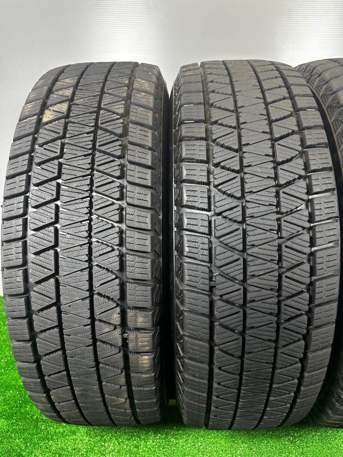 215 70R16 ブリヂストン DM-V3 2020年製 4本 冬タイヤ スタッドレス TA396