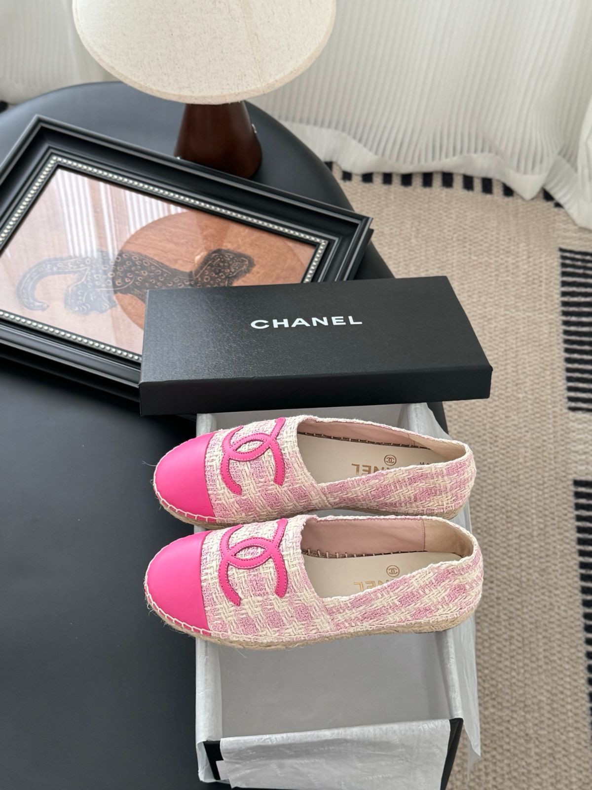 CHANEL エスパドリーユ エスパドリーユ - ラムスキン、ベージュ & ブラック