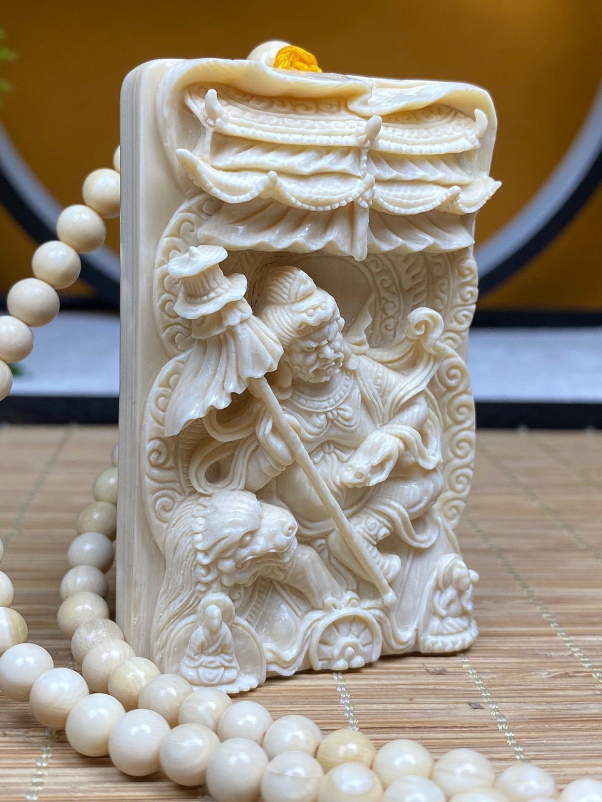 天然マンモス牙精巧な手作り彫刻黄財神 ネックレス