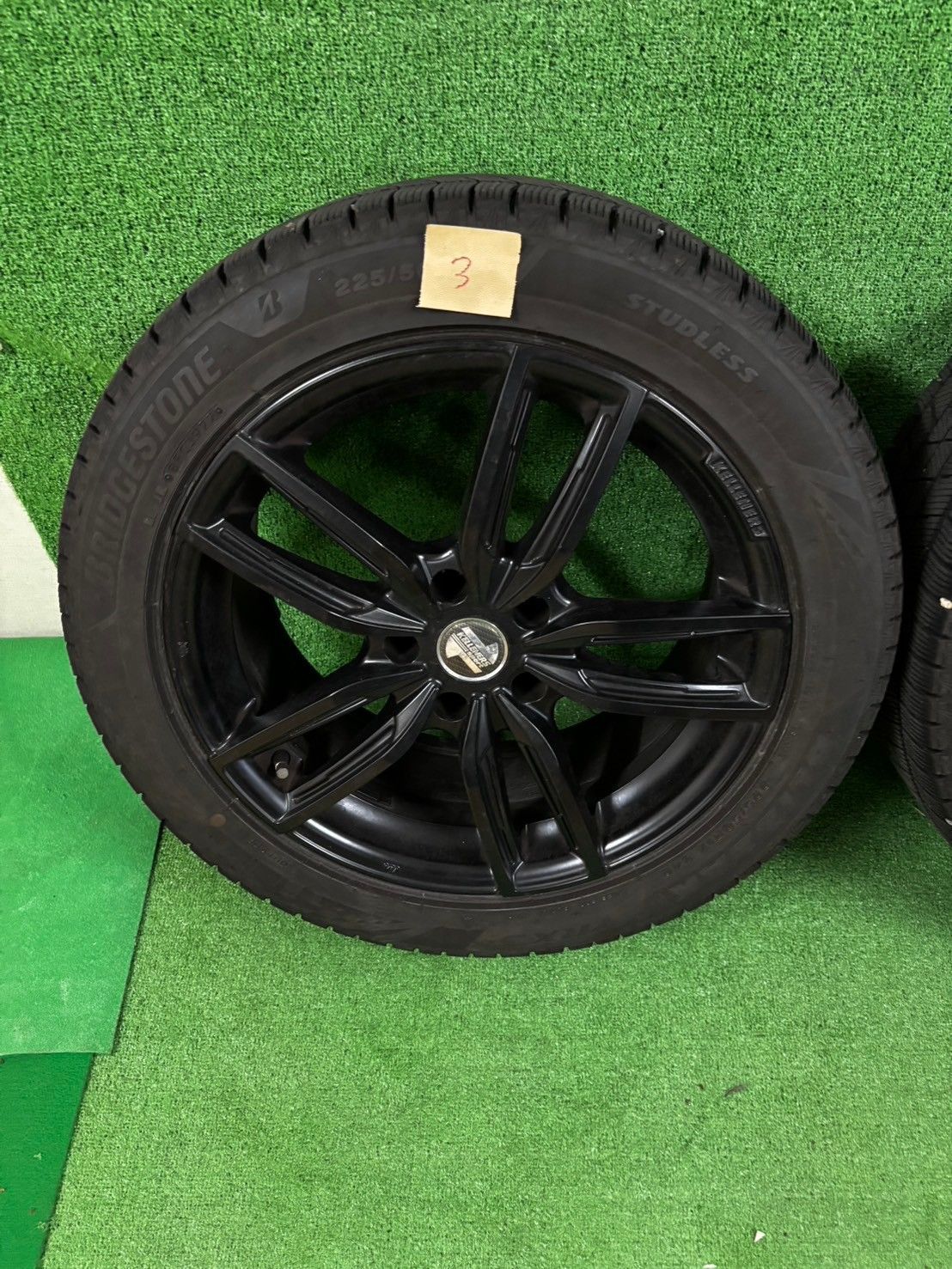 B243スタッドレスタイヤ 225/50R17 4本セット 225⁄50R17のスタッドレス 