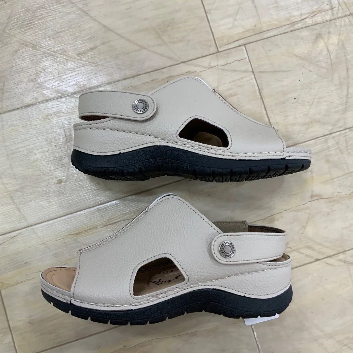 UGG 新品未使用 フラッフイヤースライド サンダル グレー 7 UGG グレー