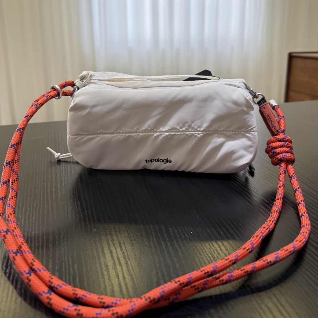 新品未使用❣️ topologie ボトルサコッシュ（ストラップ付き）２点セット MaisonKitsunxTopologieボトルサコッシュ ストラップ付き2点