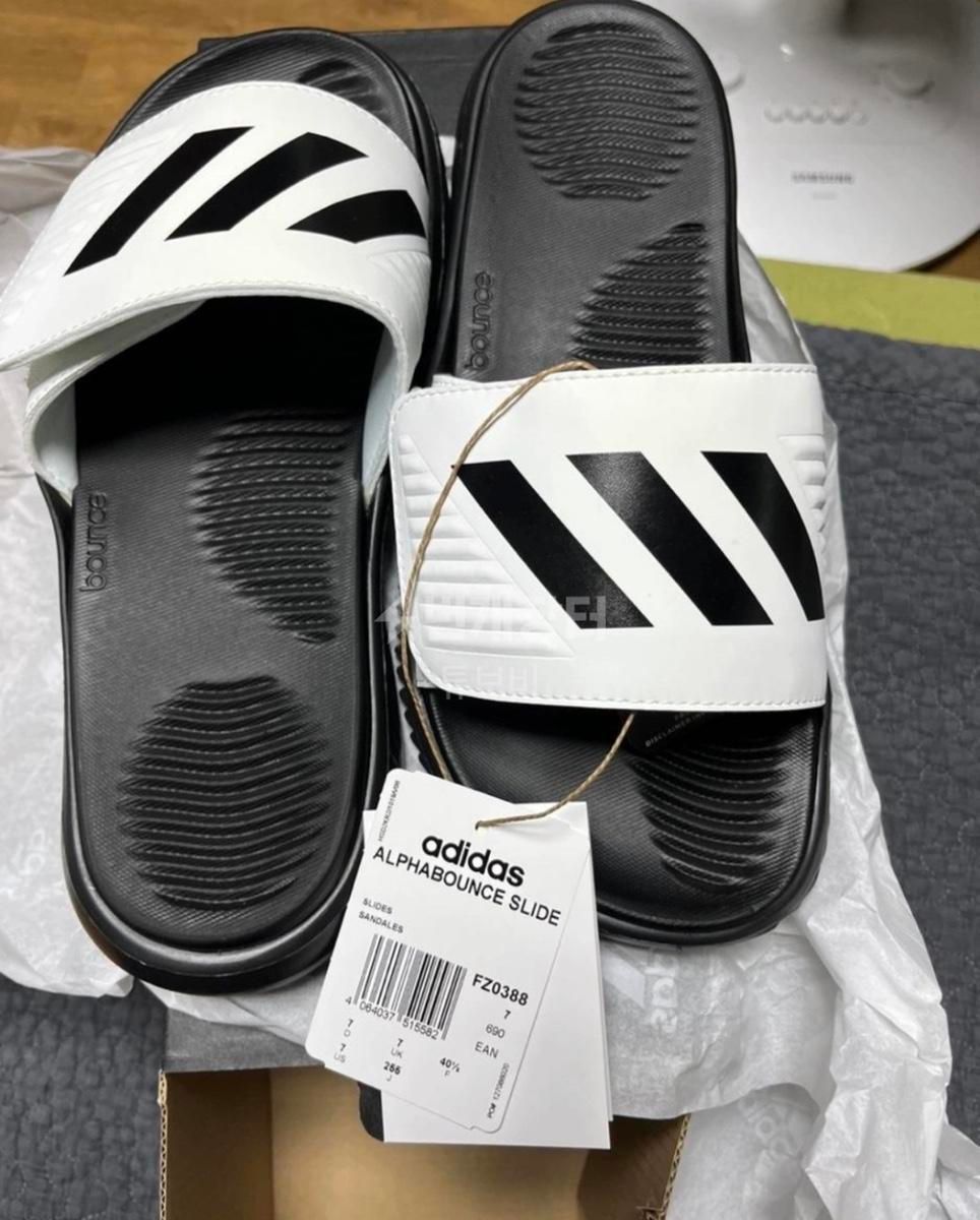 【Bunjang商品韓国直送】adidas(アディダス) スリッパ アルファバウンス 250mm 新品