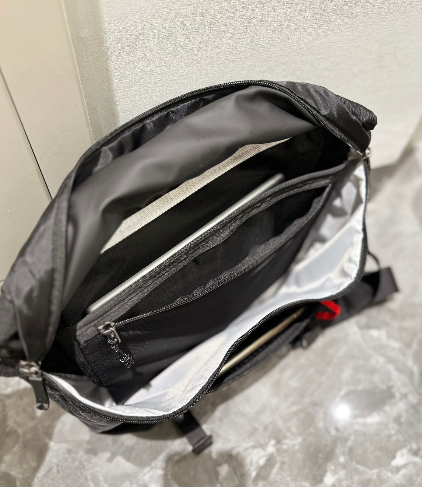 COURIER BAG