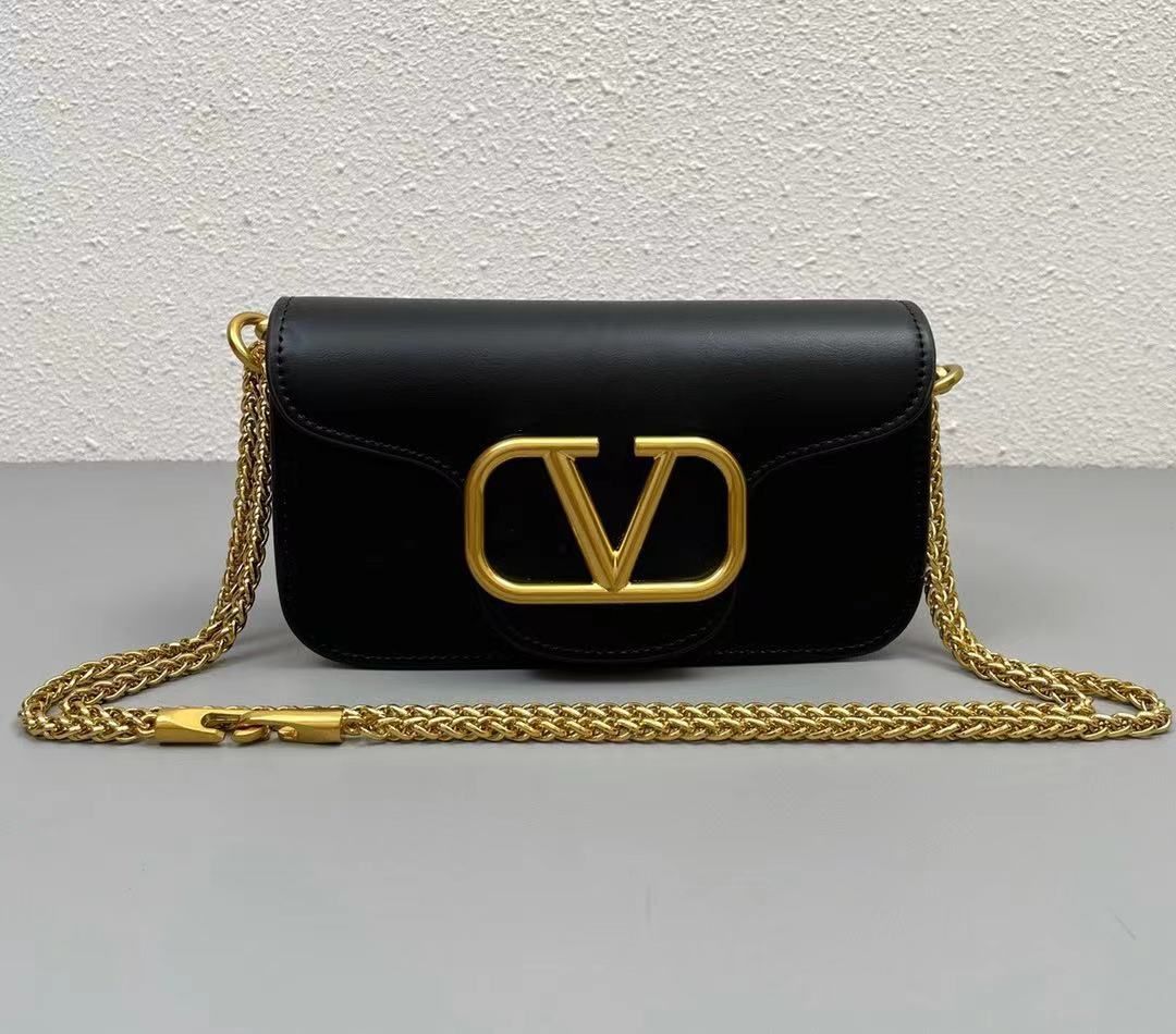 VALENTINO ロコカーフスキンショルダーバッグ