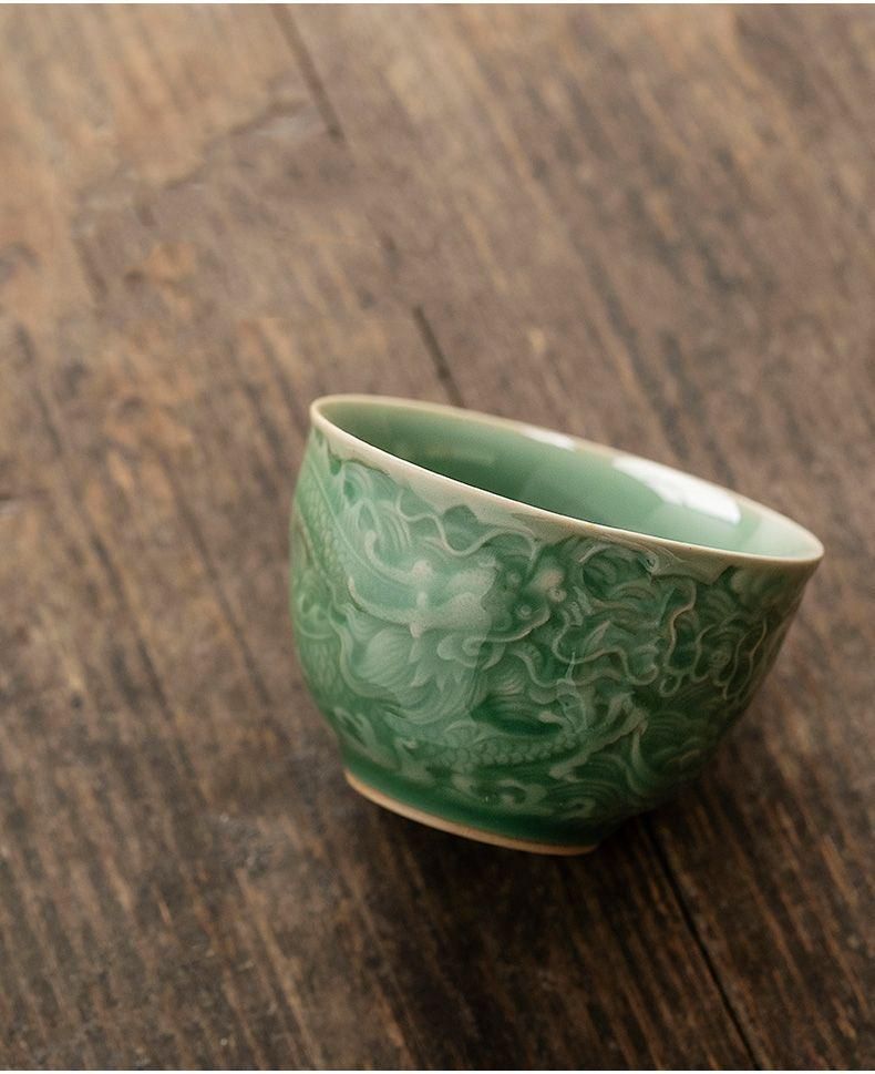 新品 中国美術 2客セット 湯呑み 茶器 青磁 煎茶道具 八角紋 送料込み 未使用品 中国美術 湯呑み 茶器2つ 青磁茶杯 煎茶道具 青磁龍紋