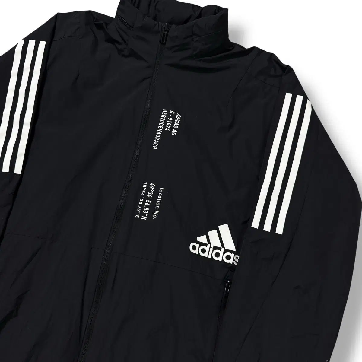 adidas(アディダス) ウインドブレーカー L - メルカリ