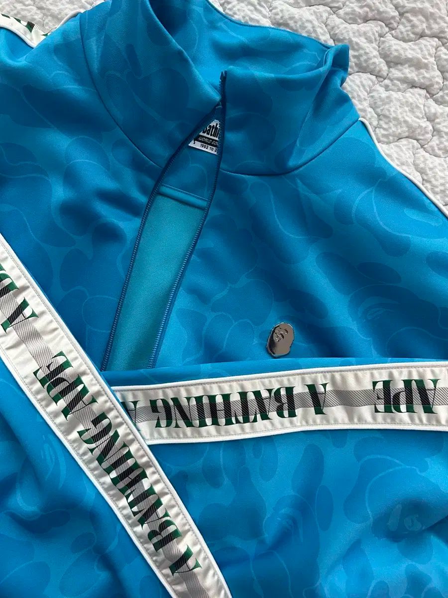 A BATHING APE アベイシングエイプ トラック ジャケット