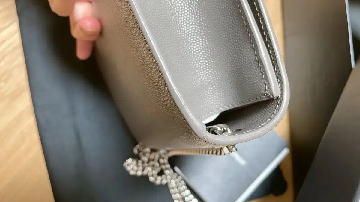 正規品 Saint Laurent(サンローラン) ケイトバッグ Sサイズ (グレー&シルバー)