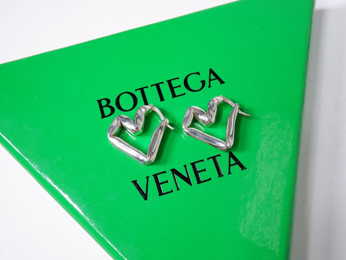 BOTTEGA VENETAボッテガヴェネタ ピアス H ビーム ハート