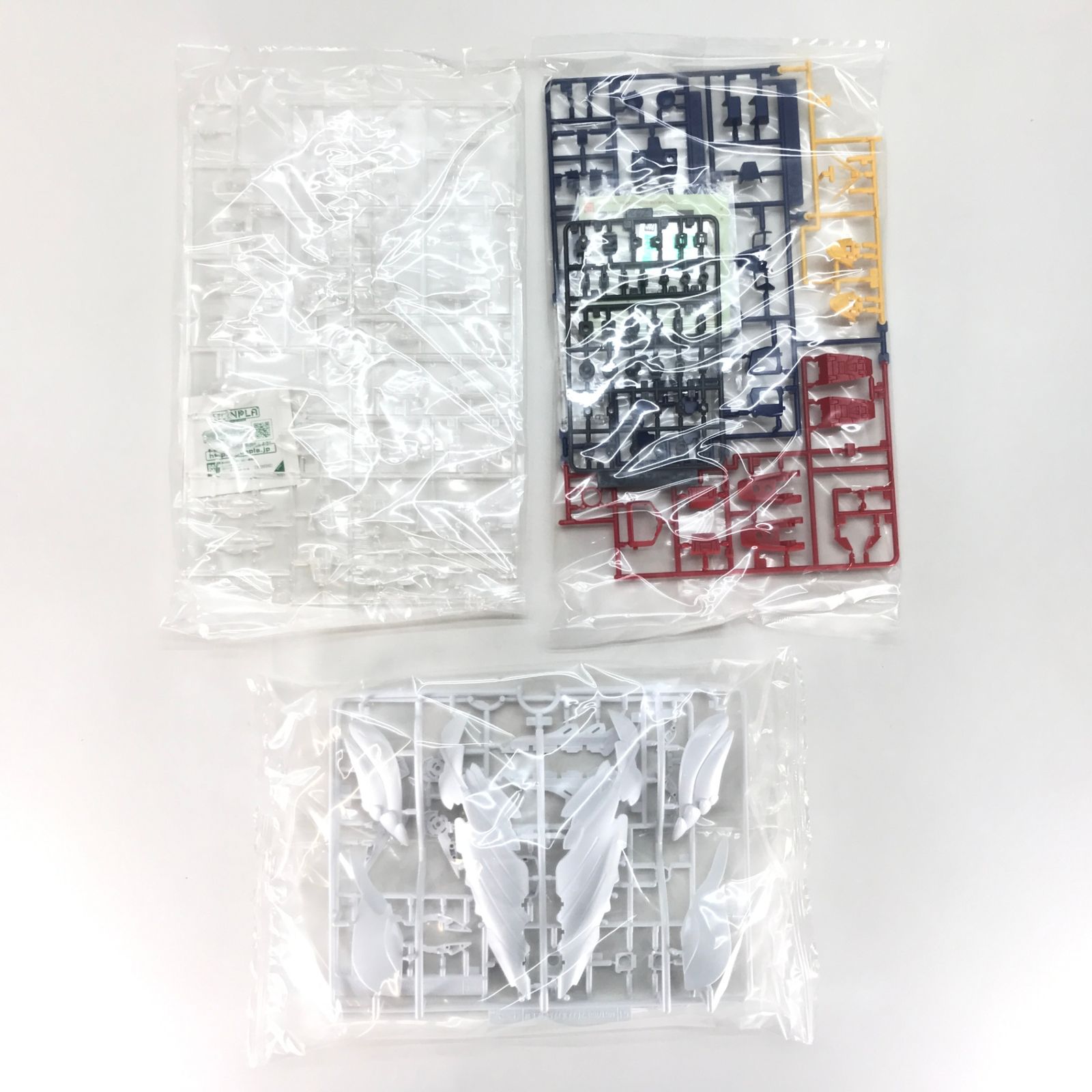 BANDAI - 1/100 MG 百式 ガンプラ30周年 スペシャルクリア外装パーツ付 Amazon | MG 1/100 MSN-00100 百式 (限定クリアパーツ付き