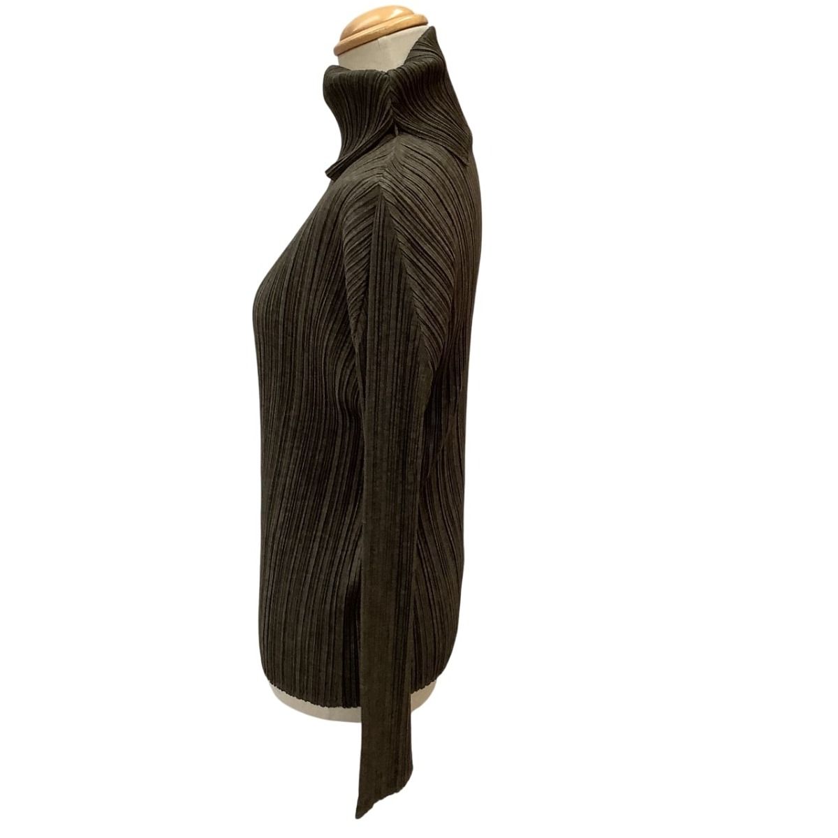 ISSEY MIYAKE イッセイミヤケ PLEATS PLEASE カットソー SIZE 3 PP91-JK127 カーキ やや傷や汚れあり ISSEY MIYAKE イッセイミヤケ PLEATS PLEASE カットソー SIZE 3
