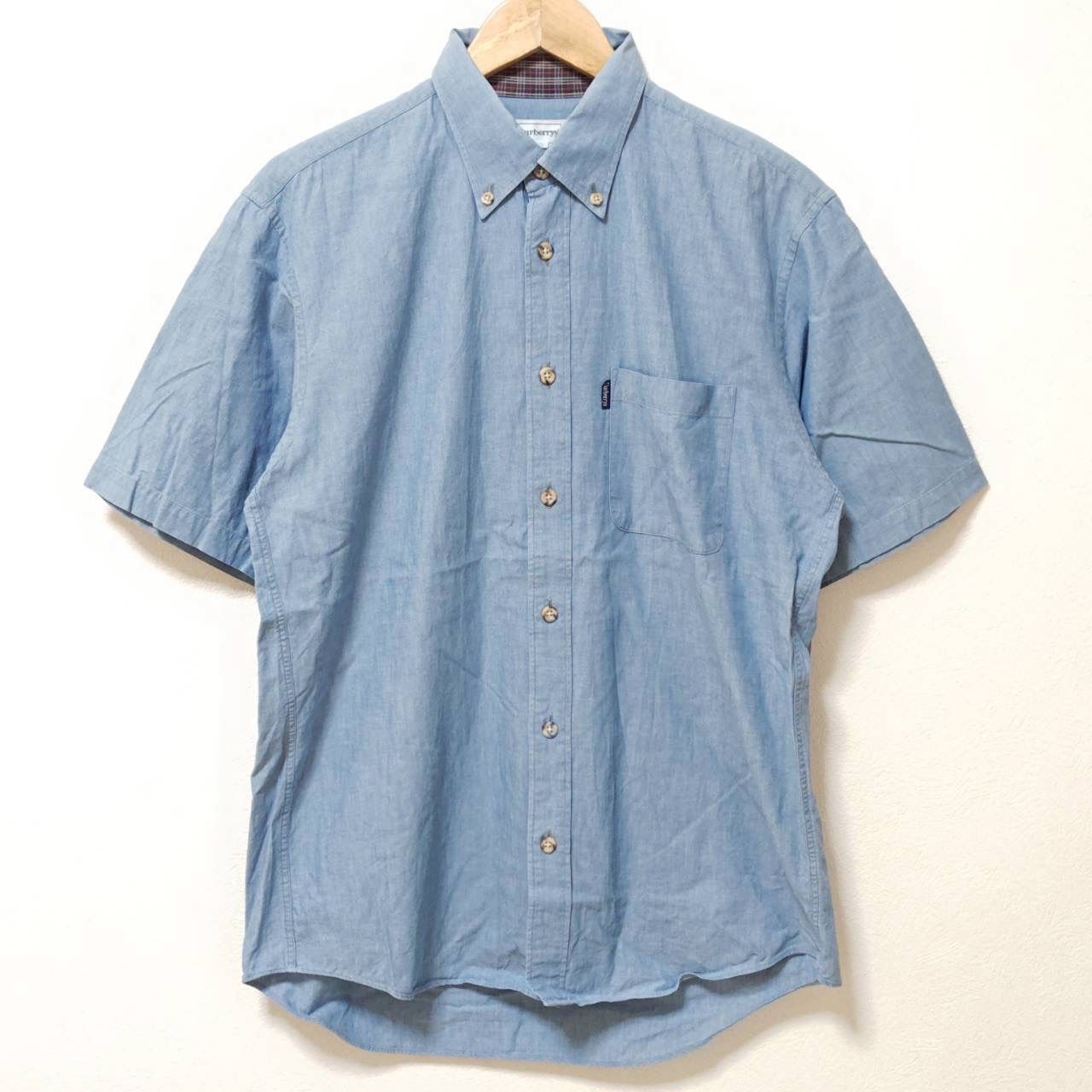 ◎ 三陽商会 ◎ ハイクラス感◎ BURBERRY バーバリー ボタンダウンシャツ 半袖 トップス クラシック モード トラッドスタイル 大人コーデ タウンリゾート ビジネス シンプル 好印象 キレイめ ライトブルー MA M36419ji