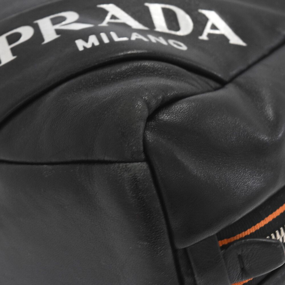 PRADA (プラダ) 1BB052 パディッドナッパ レザーハンドバッグ - メルカリ 