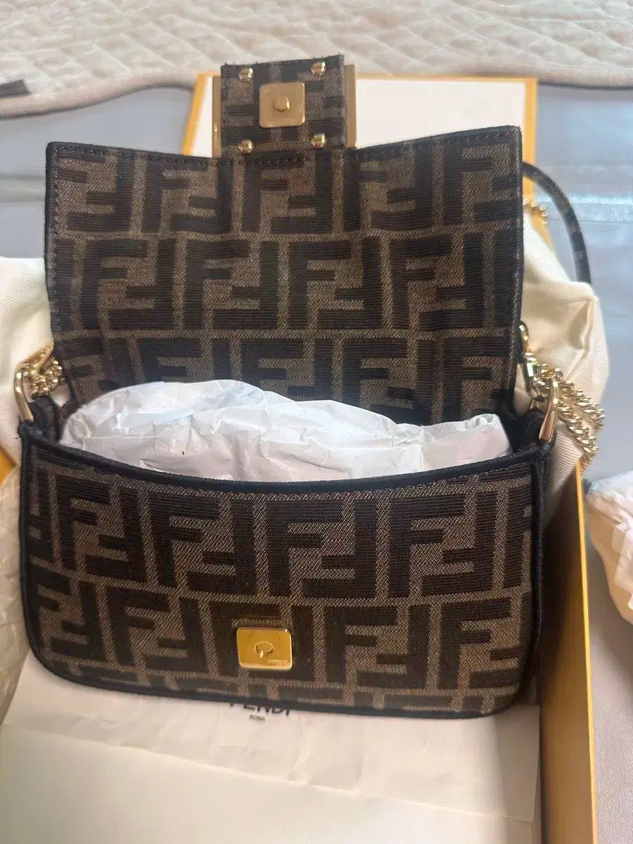 販売