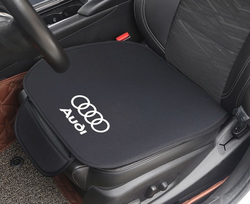 Audi アウディ Q3用ラバーマット運転席、助手席、後部座席x2