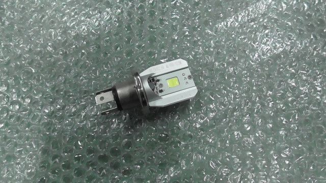 グラストラッカー　NJ4BA　の　ヘッドライトバルブ　LED H4 *1681780328