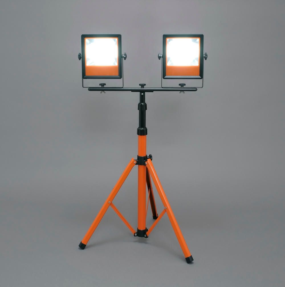 アイリスオーヤマ 虫が寄りにくい 防水 LED ワークライト投光器 作業灯 三脚付きスタンドライト 防雨型 屋内 屋外兼用 高さ調整 10000lm IRIS OHYAMA LWT-10000ST