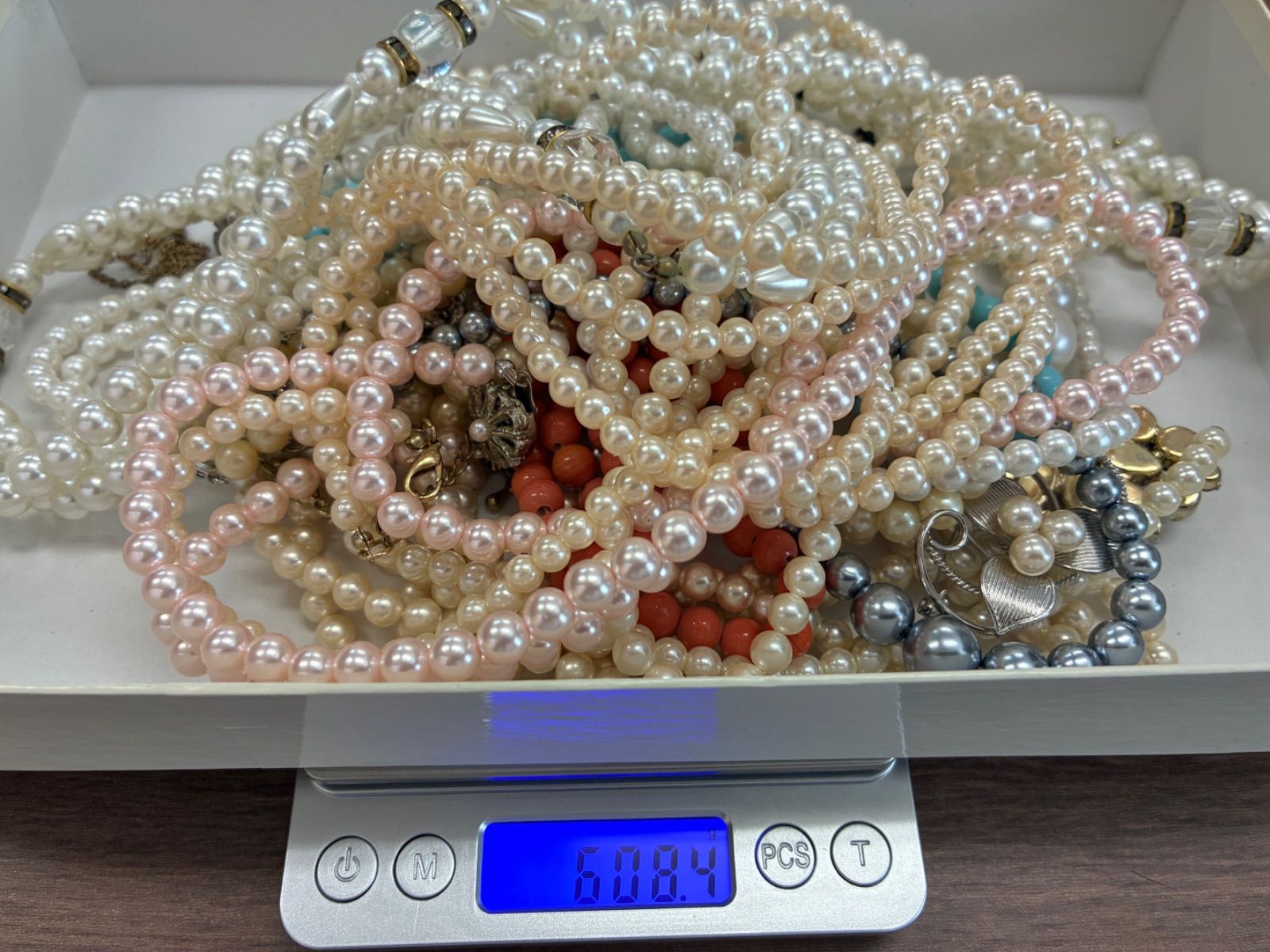 アクセサリーパールイミテーションまとめ売り約3.5kg 遺品整理　管理番号A6 アクセサリーパールイミテーションまとめ売り約3.5kg 遺品整理