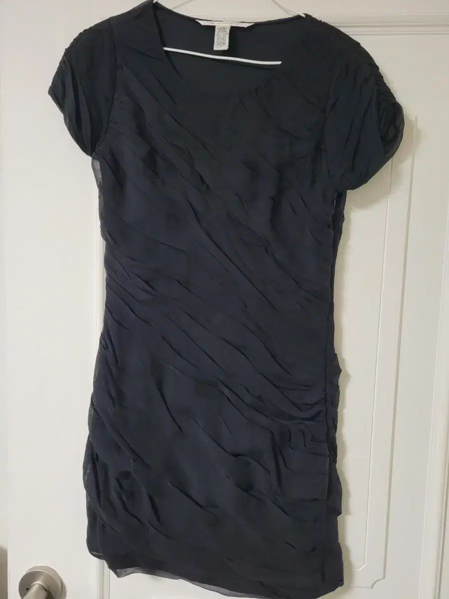DVF シルクブラックドレス