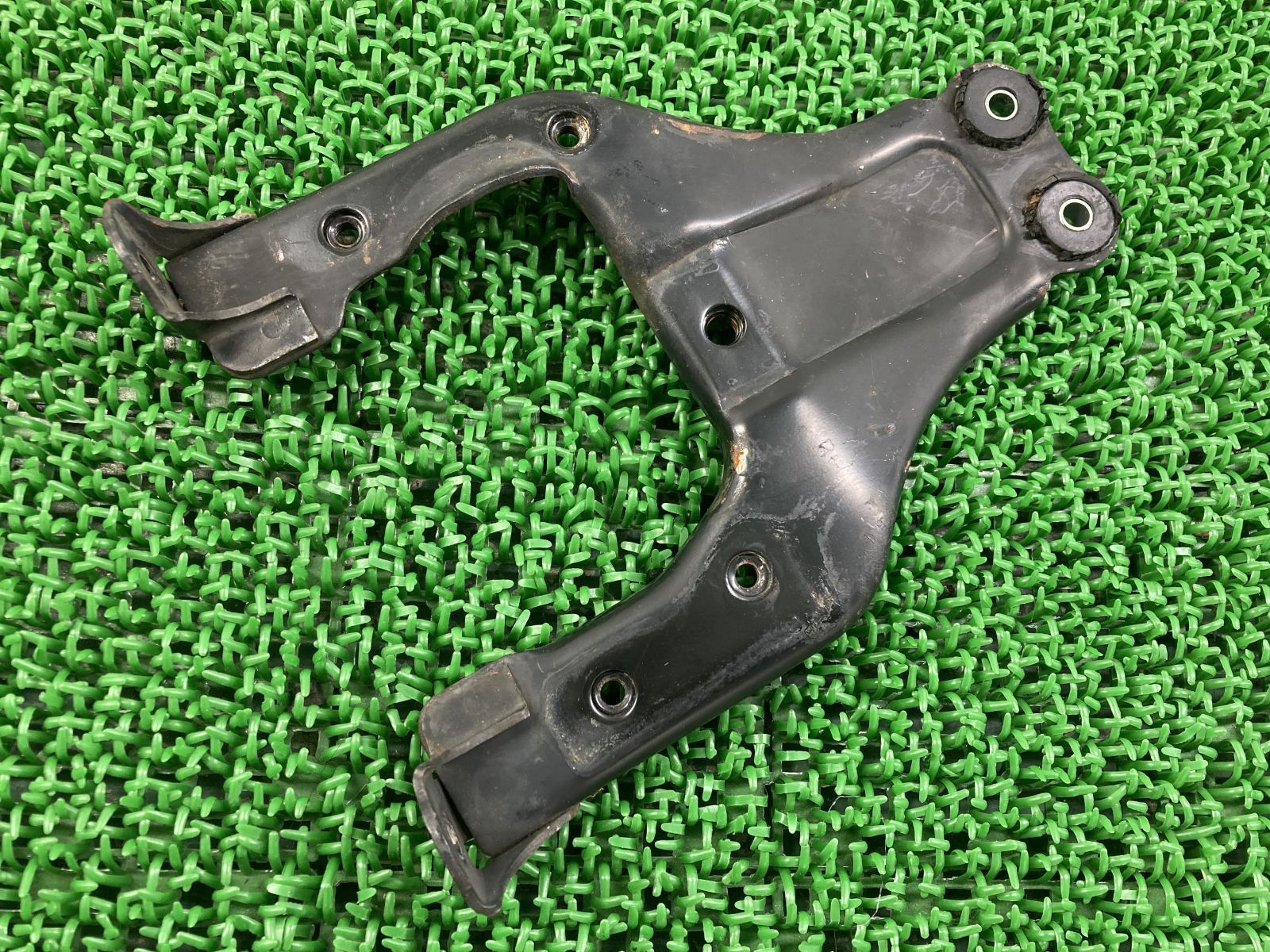 SR400 ヘッドライトステー 右 ヤマハ 純正 バイク 部品 1JR RH01J RH03J 曲がり無し コンディション良好 車検 Genuine:22307292