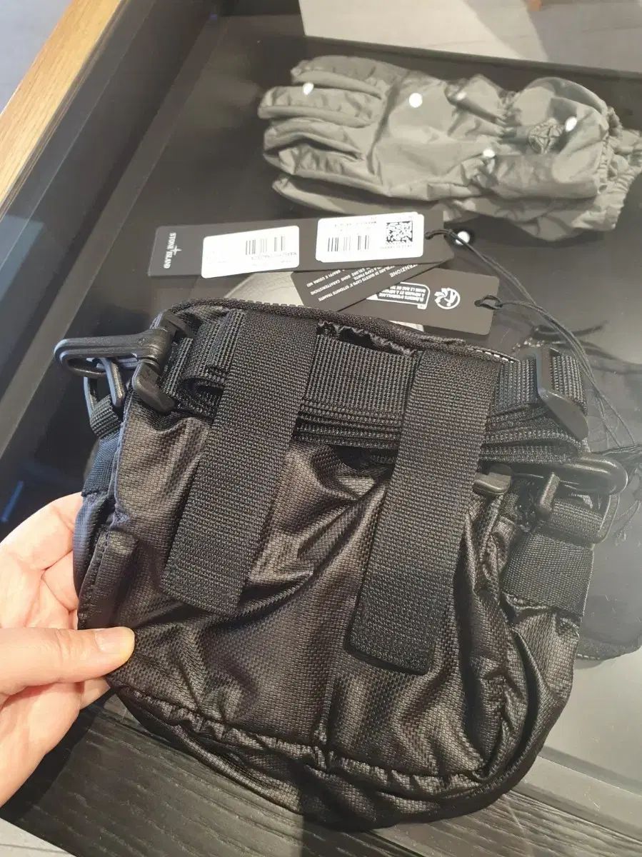 STONE ISLAND ストーンアイランド ロゴワッペン ミニ メッセンジャーバッグ