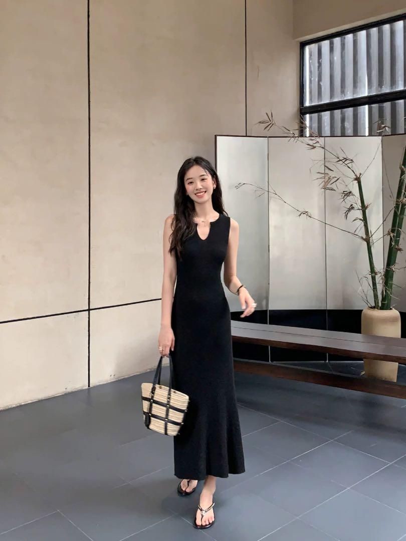 春のモテ服 ノースリーブニットワンピース 着痩せ効果抜群