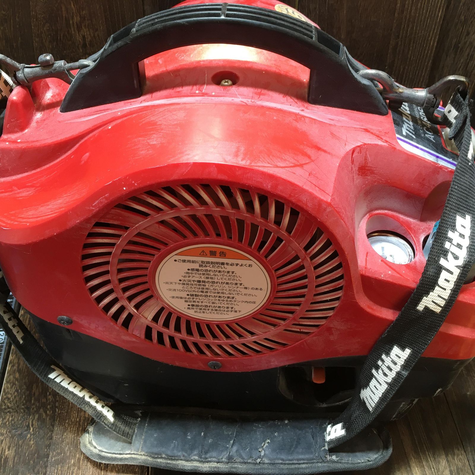 makita マキタ 内装 エアコンプレッサー 3L AC460S レッド makita マキタ 内装 エアコンプレッサー 3L AC460S レッド