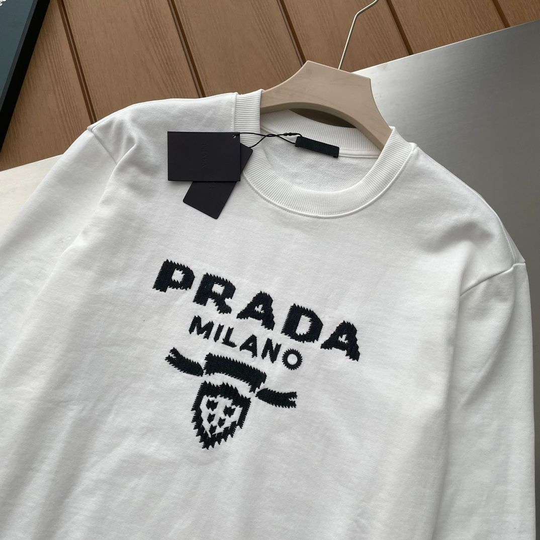 TTD 23060 【⭐︎ わた様⭐︎】【美品・数量限定】 PRADA ? プラダ? 秋冬の最新限定の立体刺繍丸首セーター - メルカリ