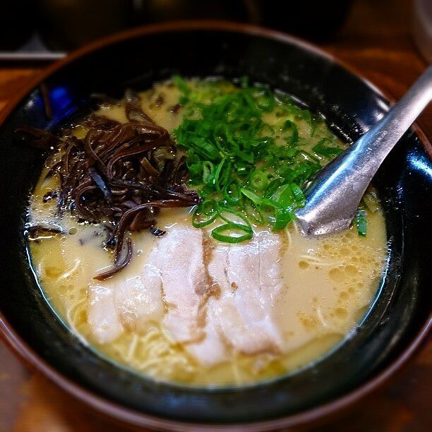 オススメ 福岡 中洲屋台 ピリ辛 博多豚骨ラーメン - メルカリ