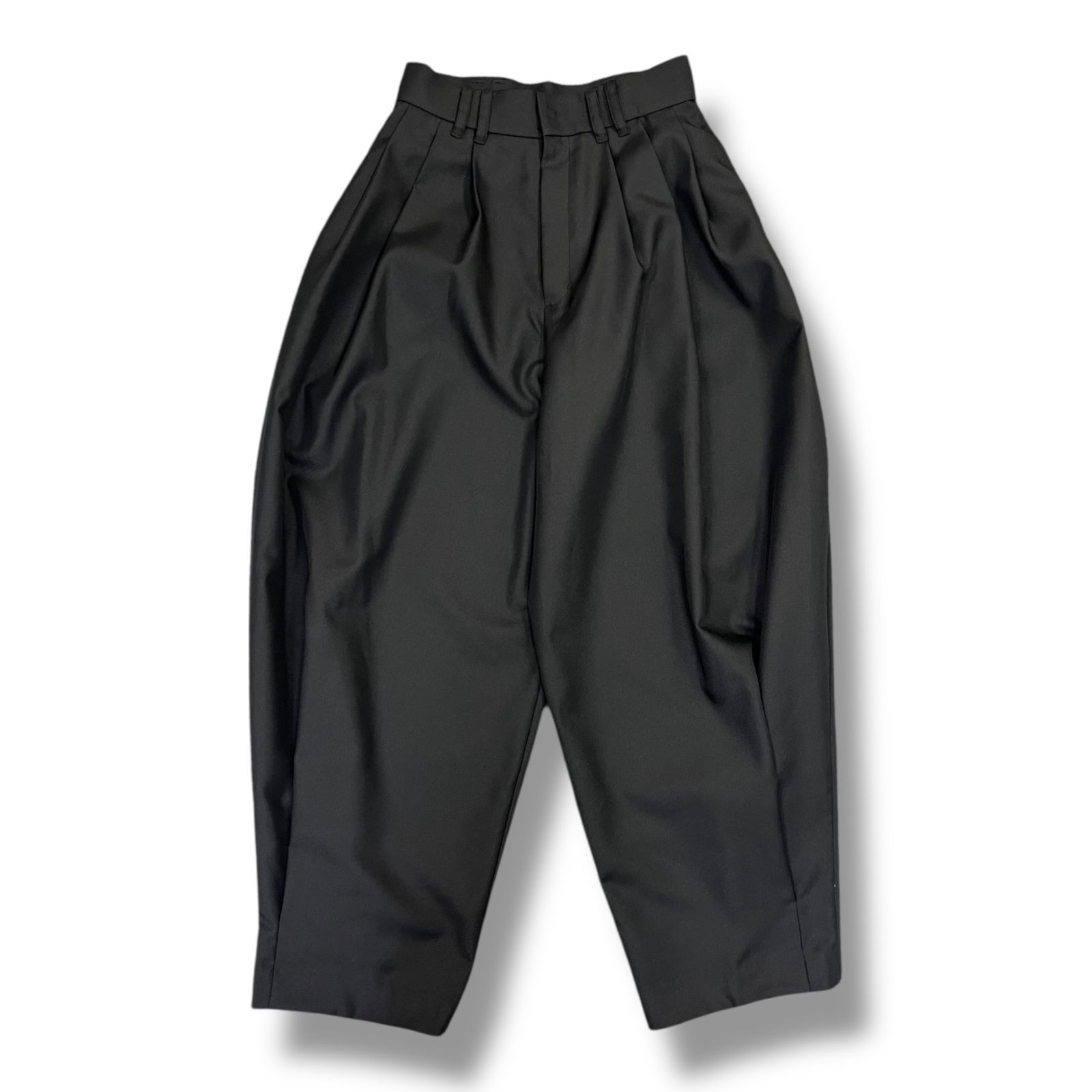 参考上代19800円 MAISON SPECIAL 25SS Tuck Balloon Volume Pants タックバルーンボリュームパンツ スラックス メゾン 21252466001 ブラック 36 651A1