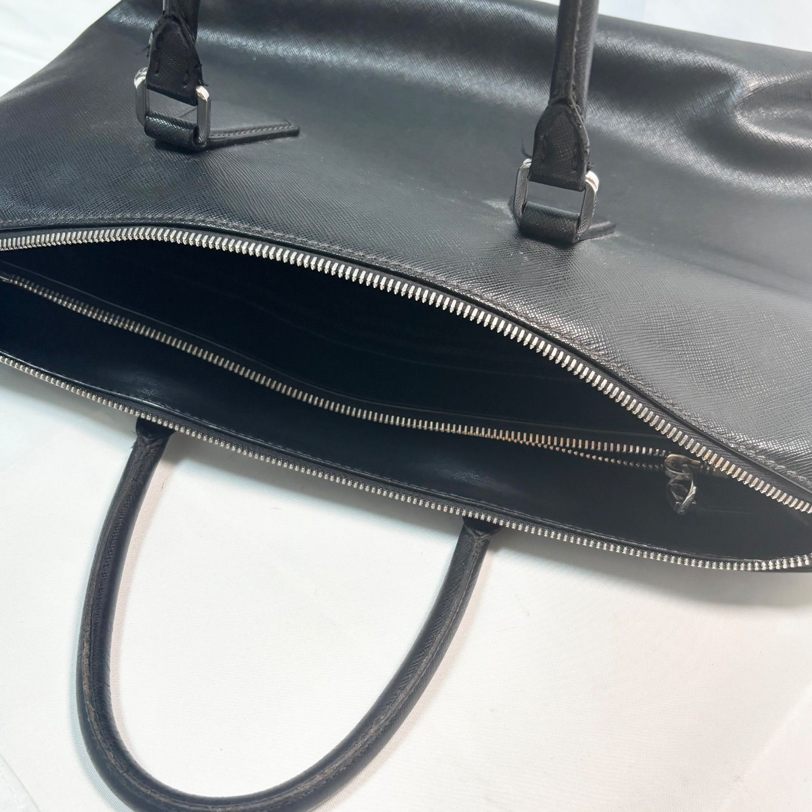 美品 プラダ PRADA サフィアーノ ビジネスバッグ ブリーフケース ブラック 送料無料】PRADA/プラダ/サフィアーノ/ビジネスバッグ/ブリーフ