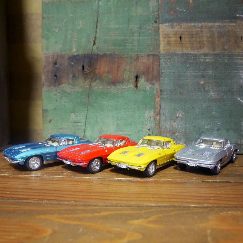 シボレー コルベット スティングレイ 1/36 プルバックミニカー