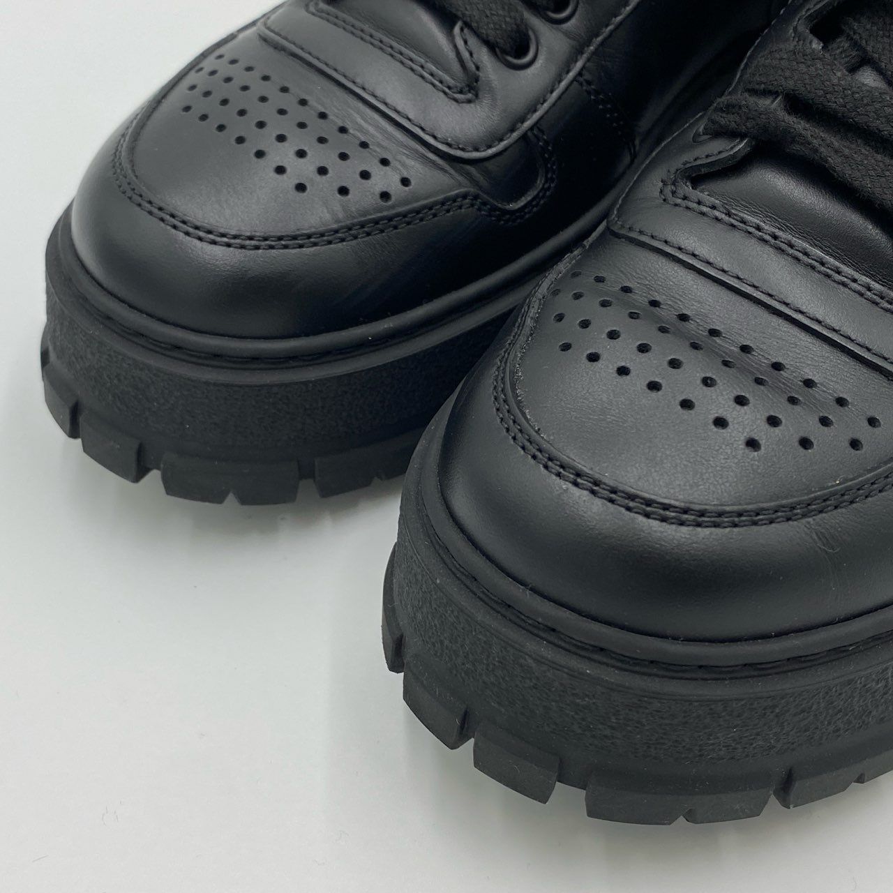 1h20《極美品》 PRADA プラダ レザースニーカー ローカット