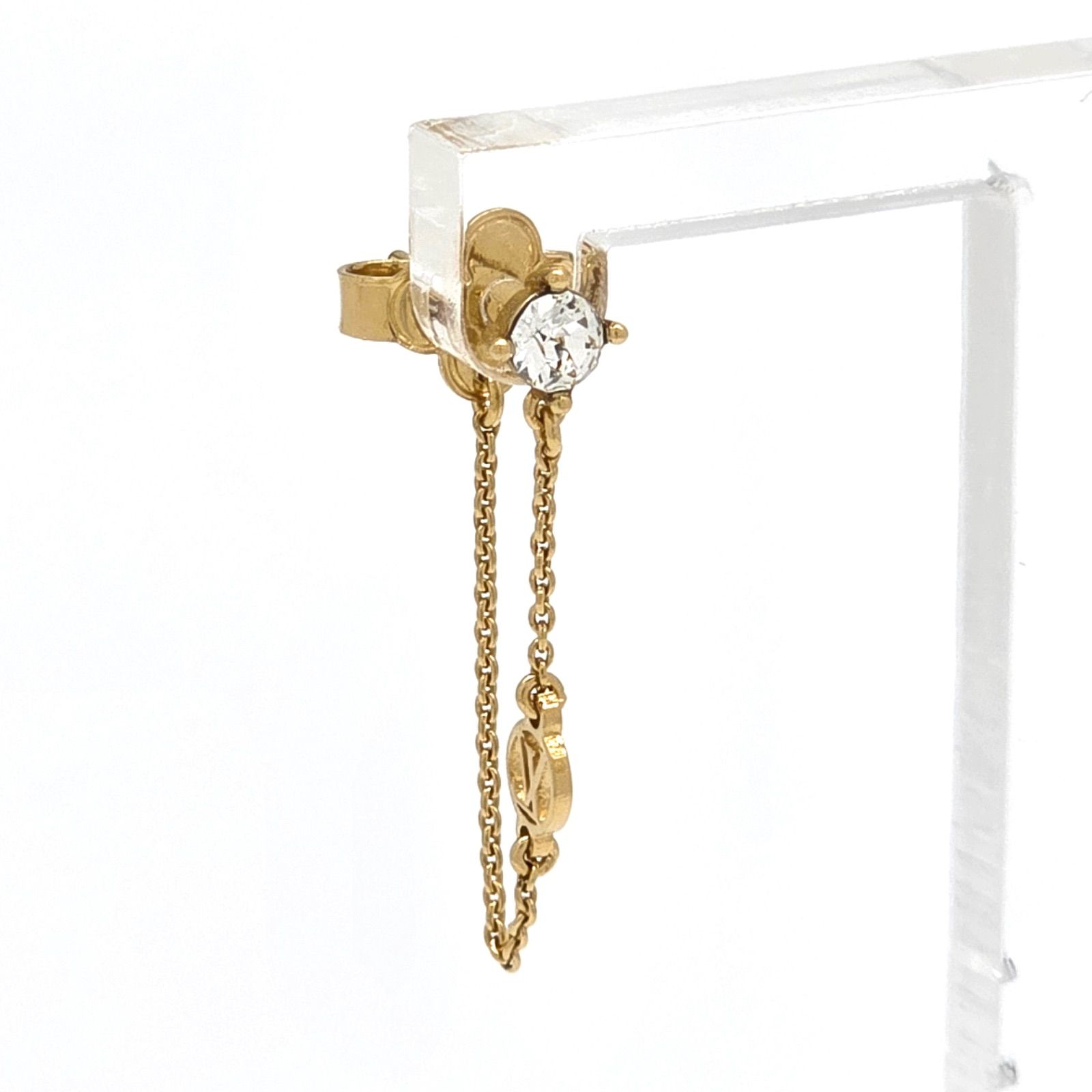 スタッドピアス