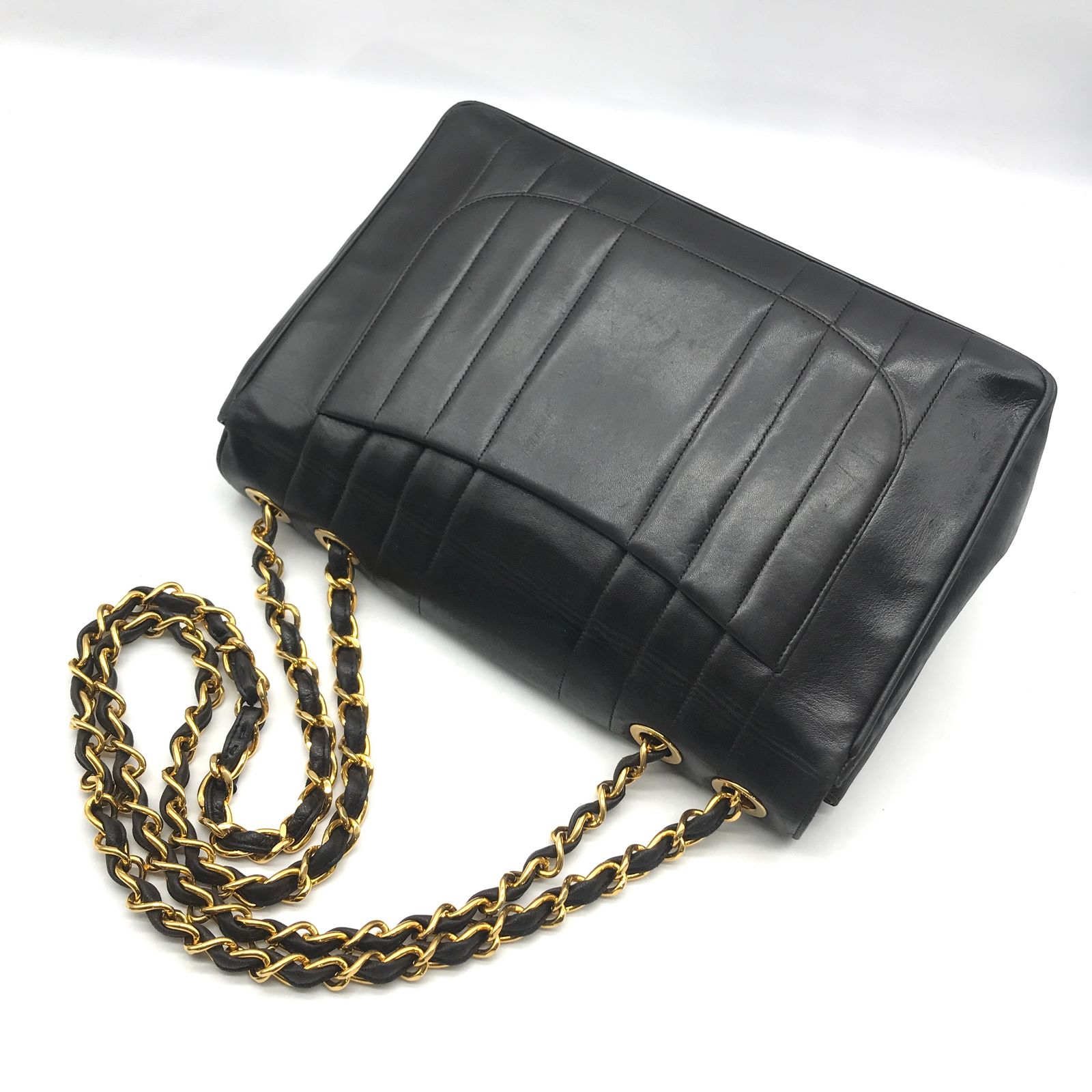 良品 CHANEL シャネル デカココマーク マドモアゼル 30 ラムスキン ターンロック チェーン ショルダー バッグ ブラック a647 CHANEL シャネル デカココマーク マドモアゼル 30 ラムスキン ターン