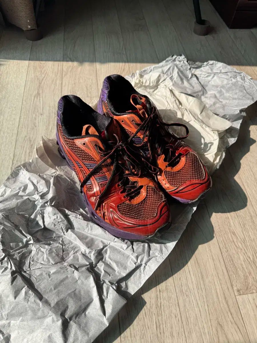 Asics UB1 ー S Gel Kayano 14 Classic Red