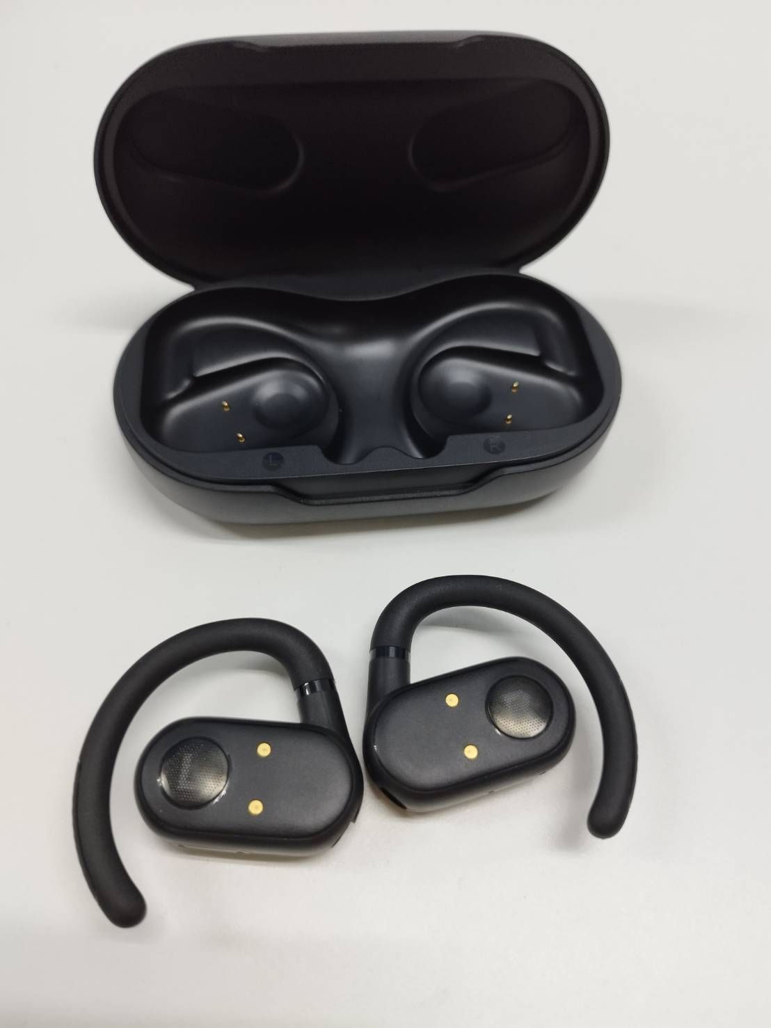 美品】JBL SOUNDGEAR SENSE/ワイヤレスイヤホン Amazon.co.jp: JBL