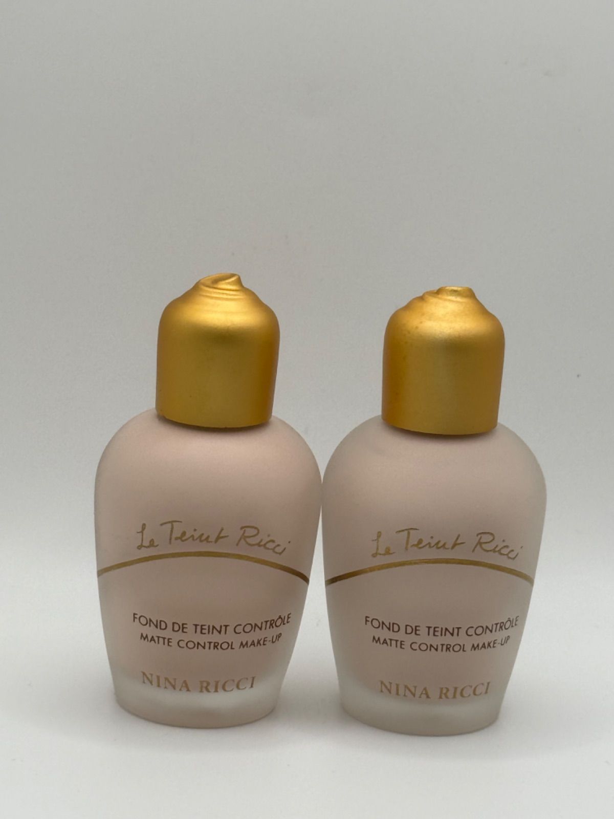 SHISEIDO リバイタルエッセンス スキングロウ 220Linen SHISEIDO 資生堂 エッセンス スキングロウ ファンデーション 220